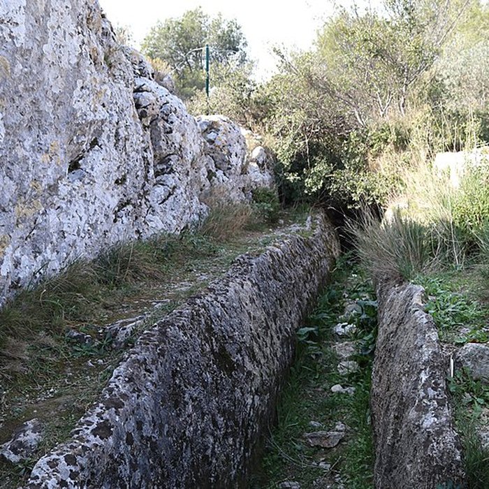 Photo de Aqueduc et moulins de Barbegal à Arles