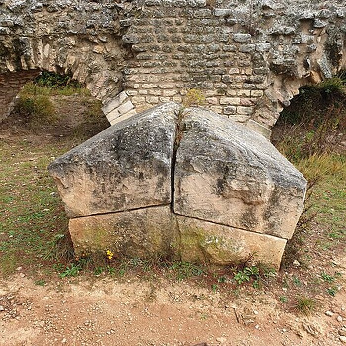 Photo de Aqueduc et moulins de Barbegal à Arles