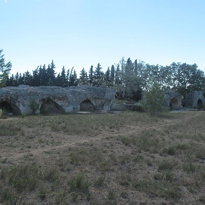 Photo de Aqueduc et moulins de Barbegal à Arles