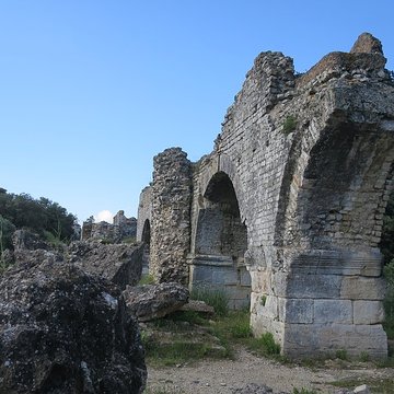 Aqueduc et moulins de Barbegal à Arles