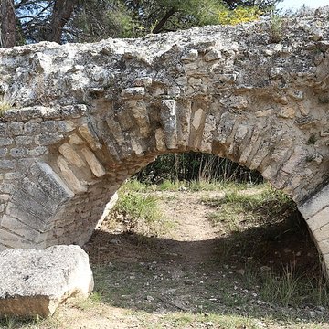 Aqueduc et moulins de Barbegal à Arles