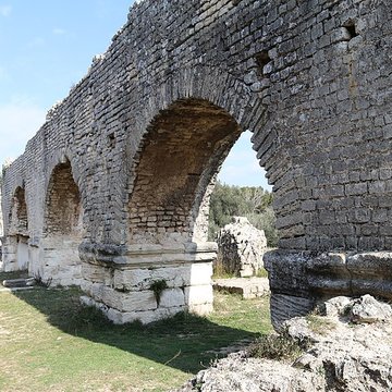 Aqueduc et moulins de Barbegal à Arles