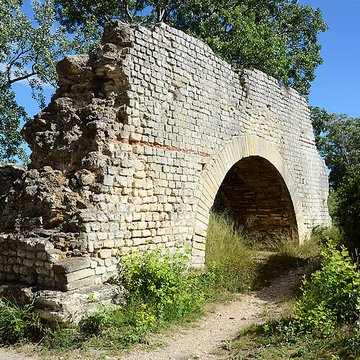 Aqueduc et moulins de Barbegal à Arles
