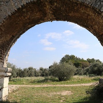 Aqueduc et moulins de Barbegal à Arles