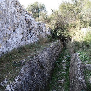 Aqueduc et moulins de Barbegal à Arles