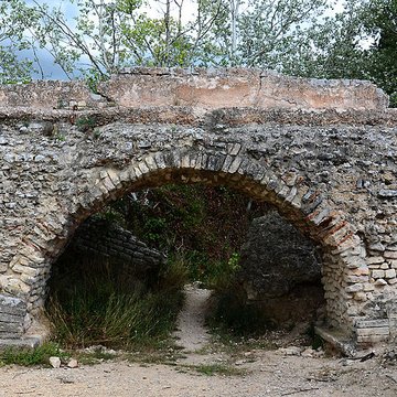 Aqueduc et moulins de Barbegal à Arles