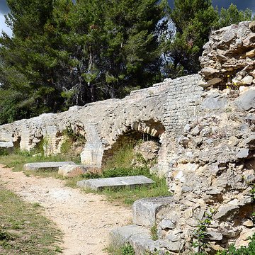 Aqueduc et moulins de Barbegal à Arles