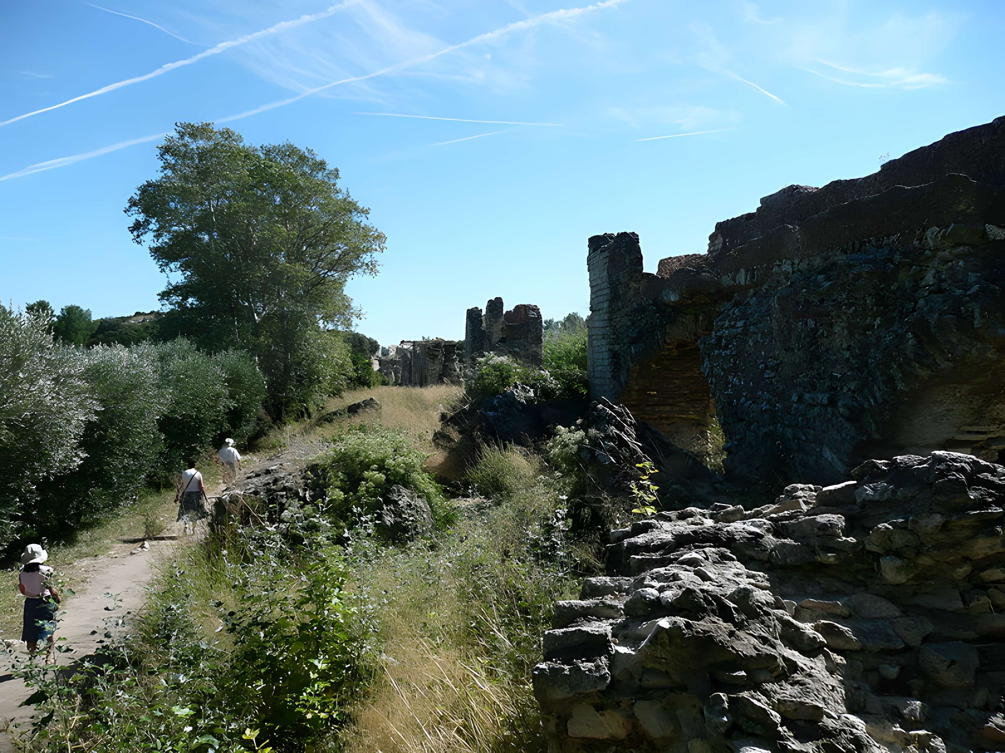Aqueduc et moulins de Barbegal à Arles