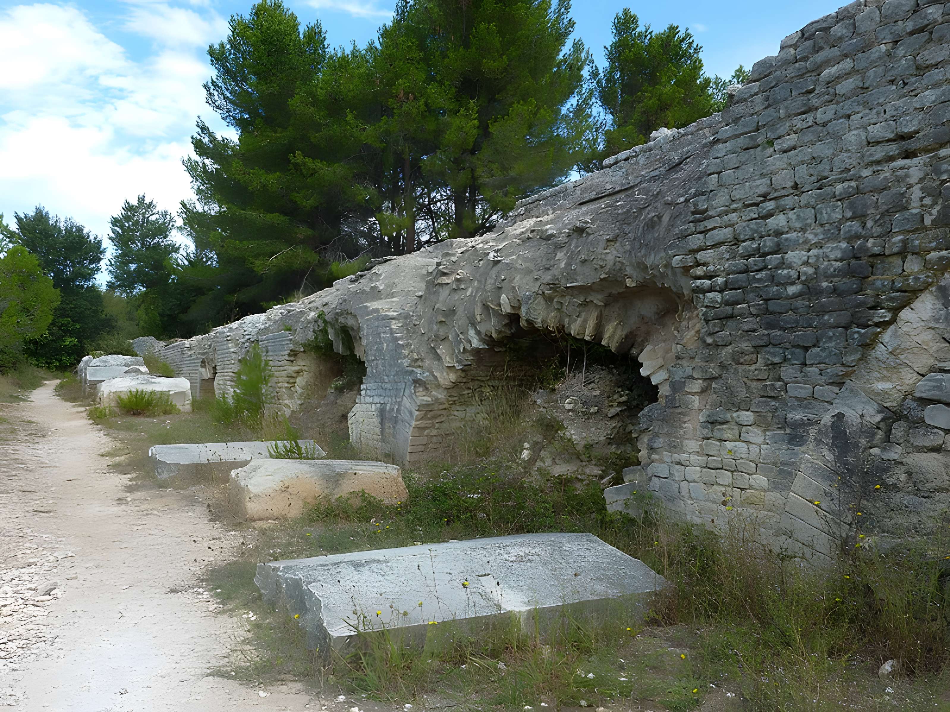 Aqueduc et moulins de Barbegal à Arles