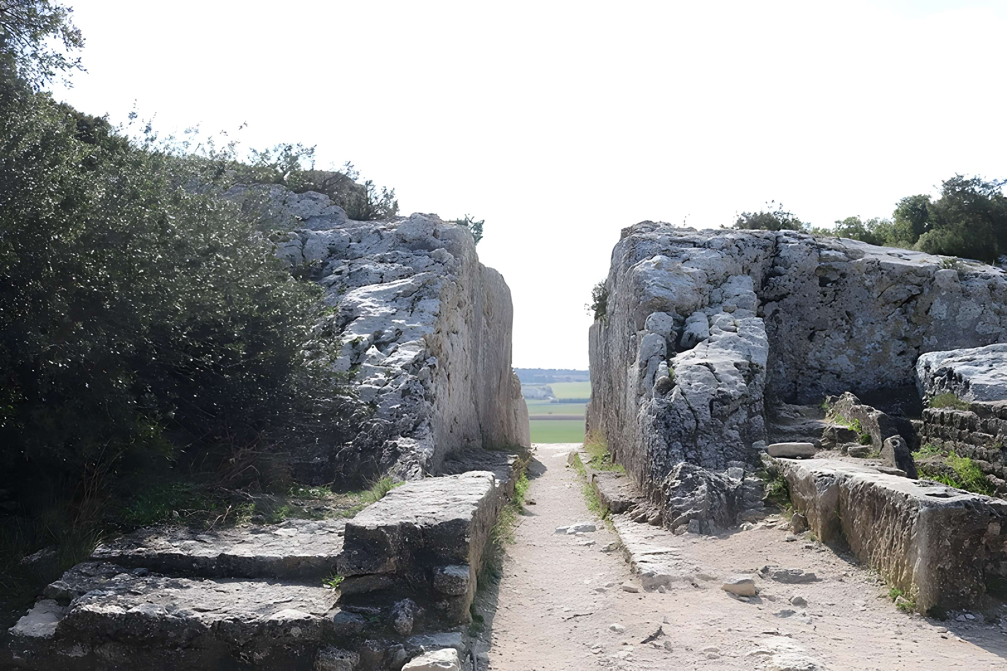 Aqueduc et moulins de Barbegal à Arles