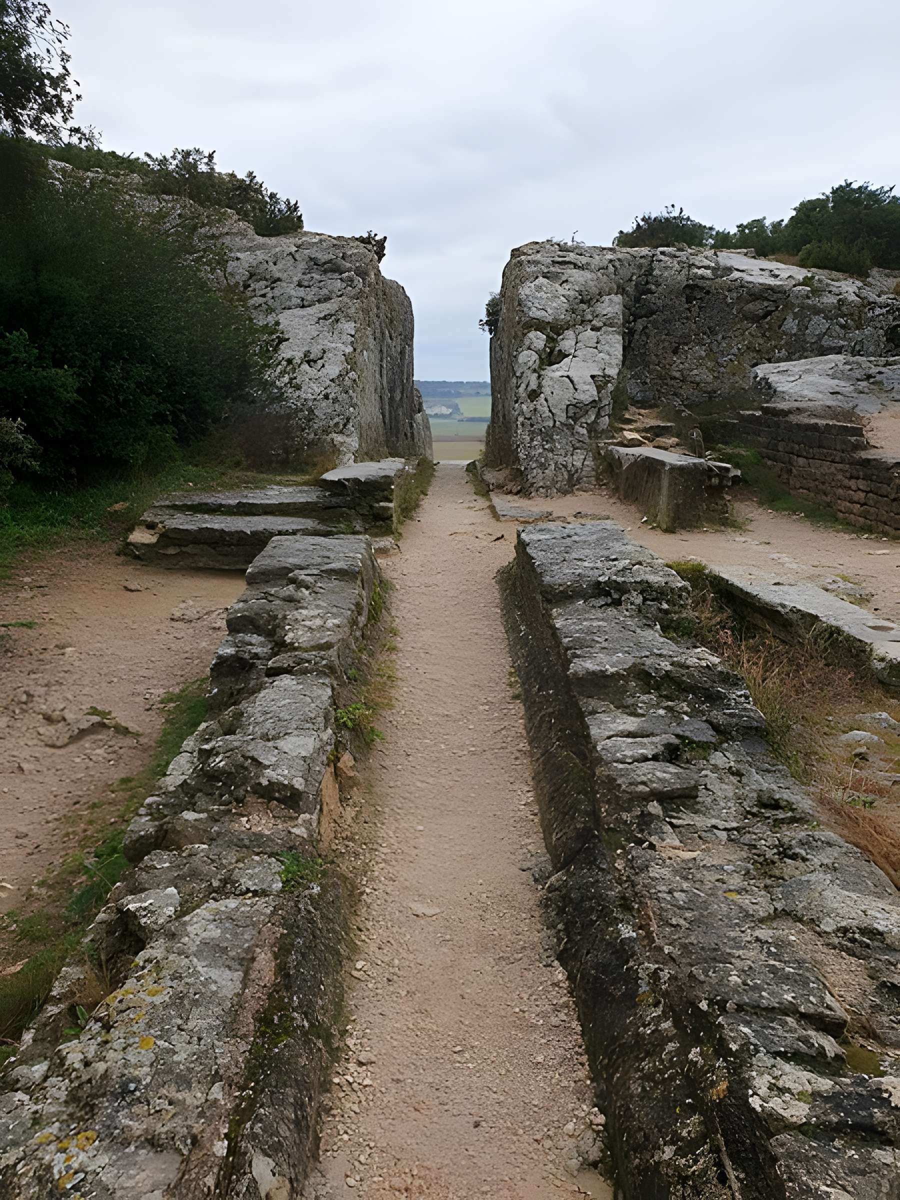 Aqueduc et moulins de Barbegal à Arles