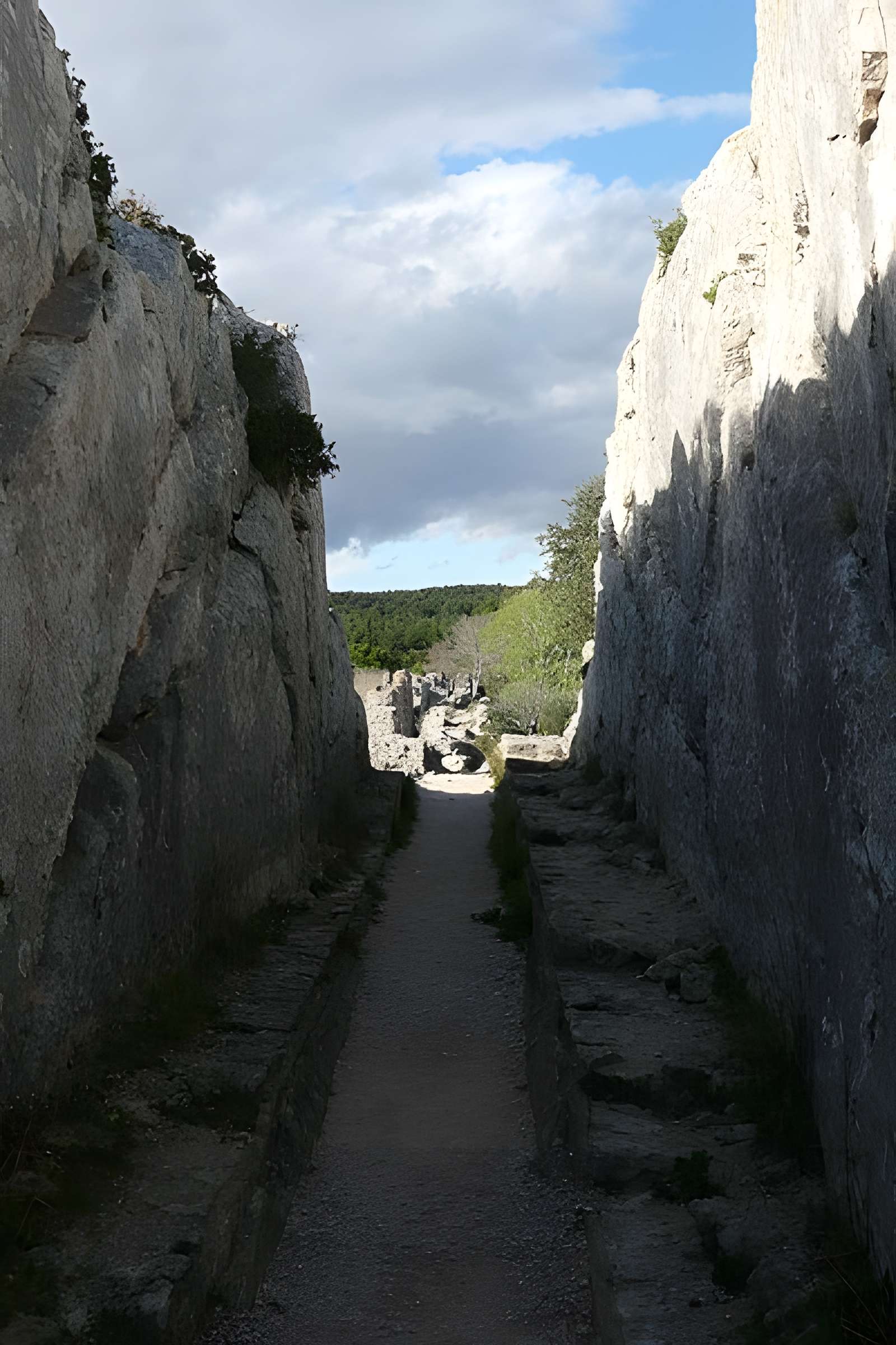 Aqueduc et moulins de Barbegal à Arles