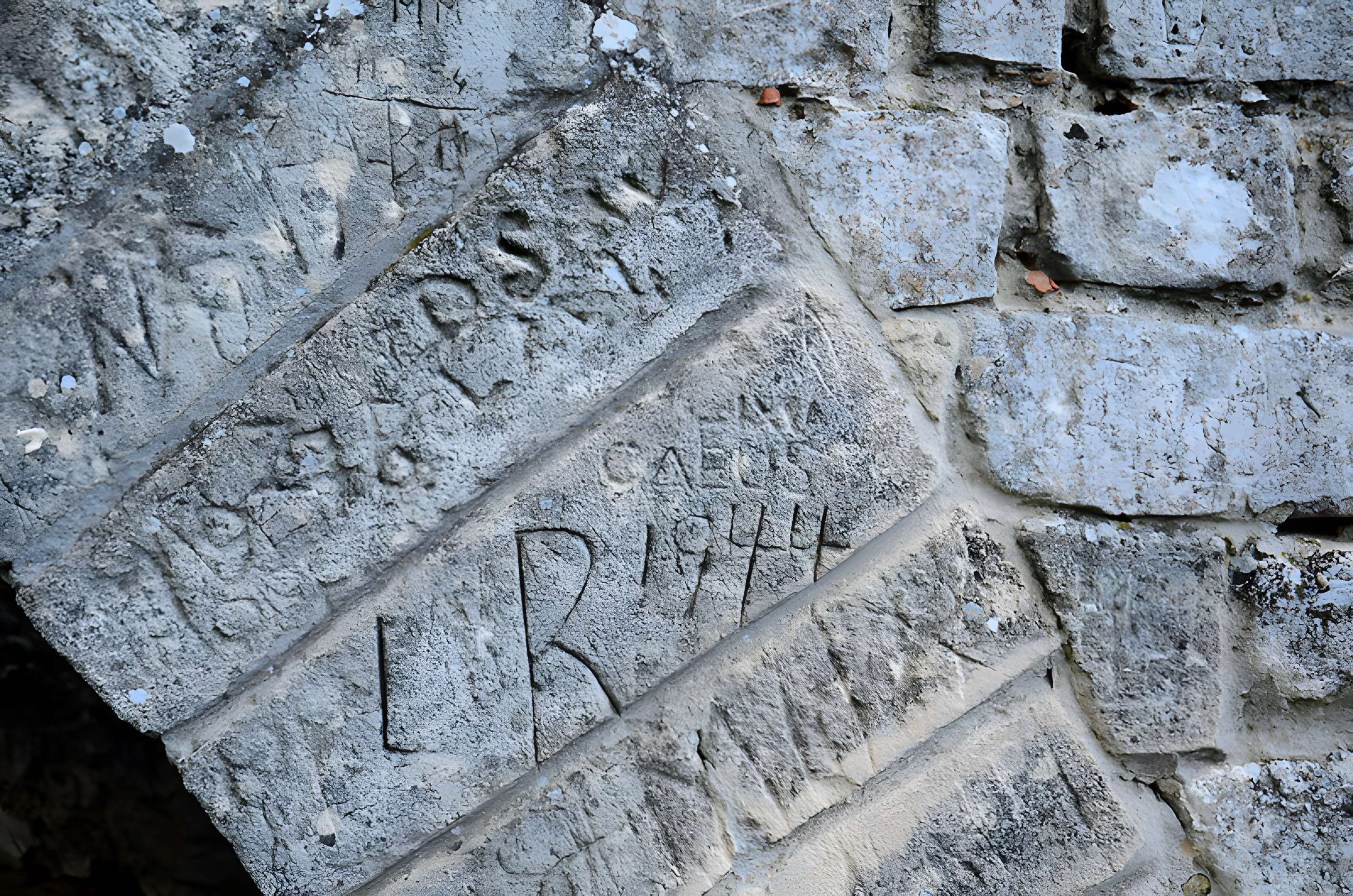 Aqueduc et moulins de Barbegal à Arles