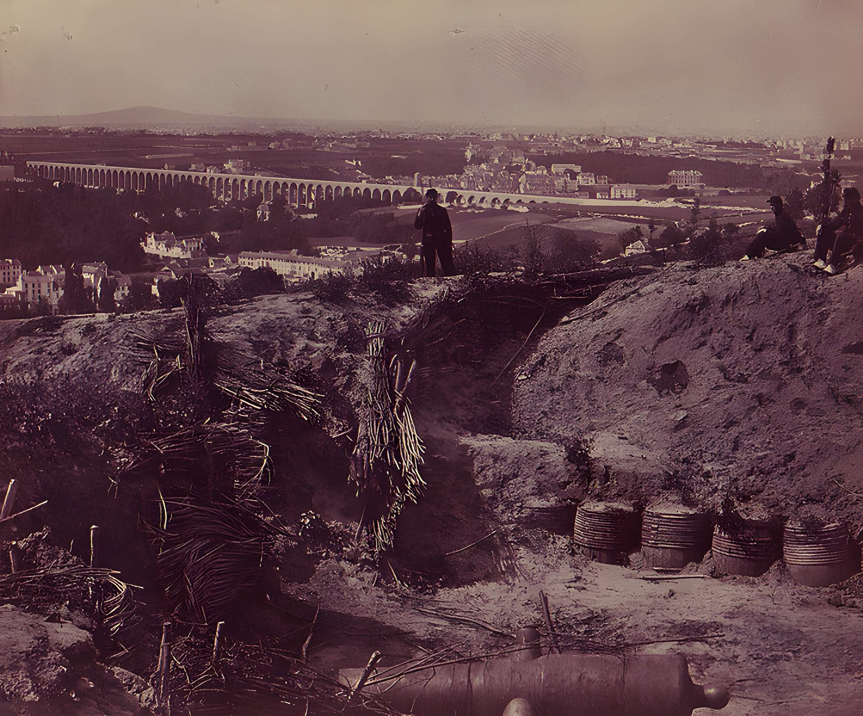 Aqueduc des Eaux de Rungis (également sur communes de Rungis, Fresnes, L'Hay-les-Roses, Cachan, Gentilly et Paris 14)