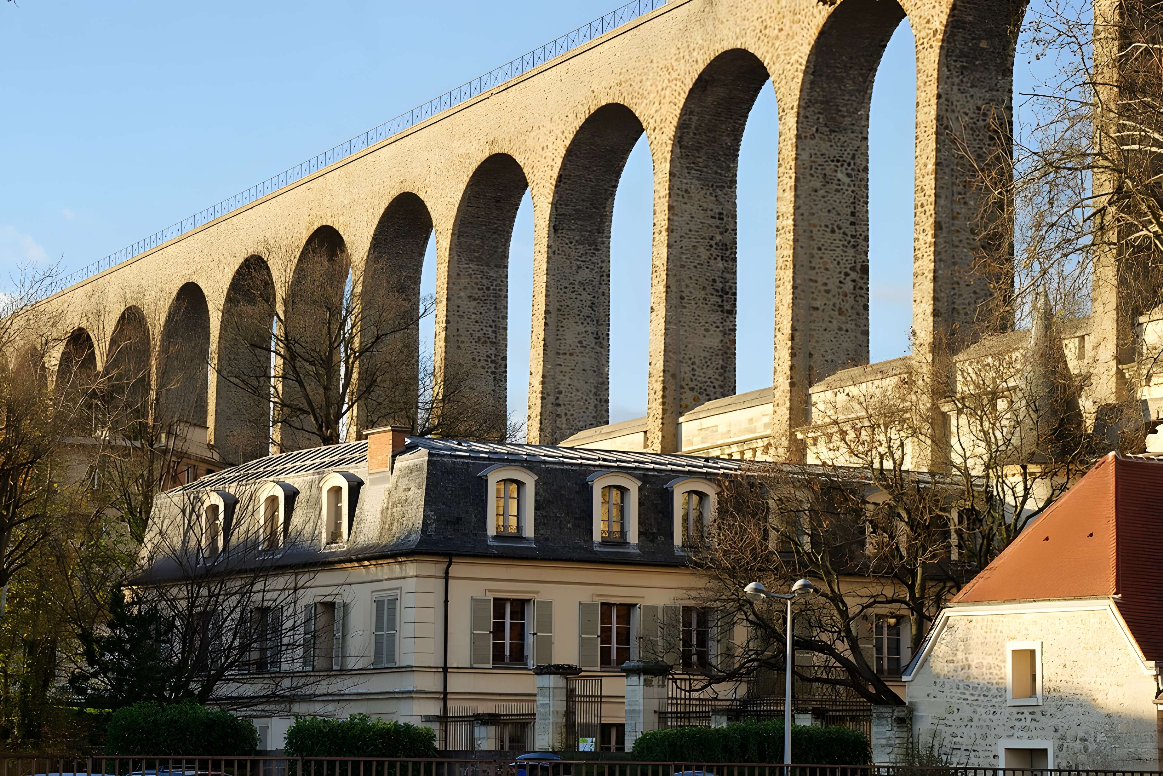 Aqueduc des Eaux de Rungis (également sur communes de Rungis, Fresnes, L'Hay-les-Roses, Cachan, Gentilly et Paris 14)