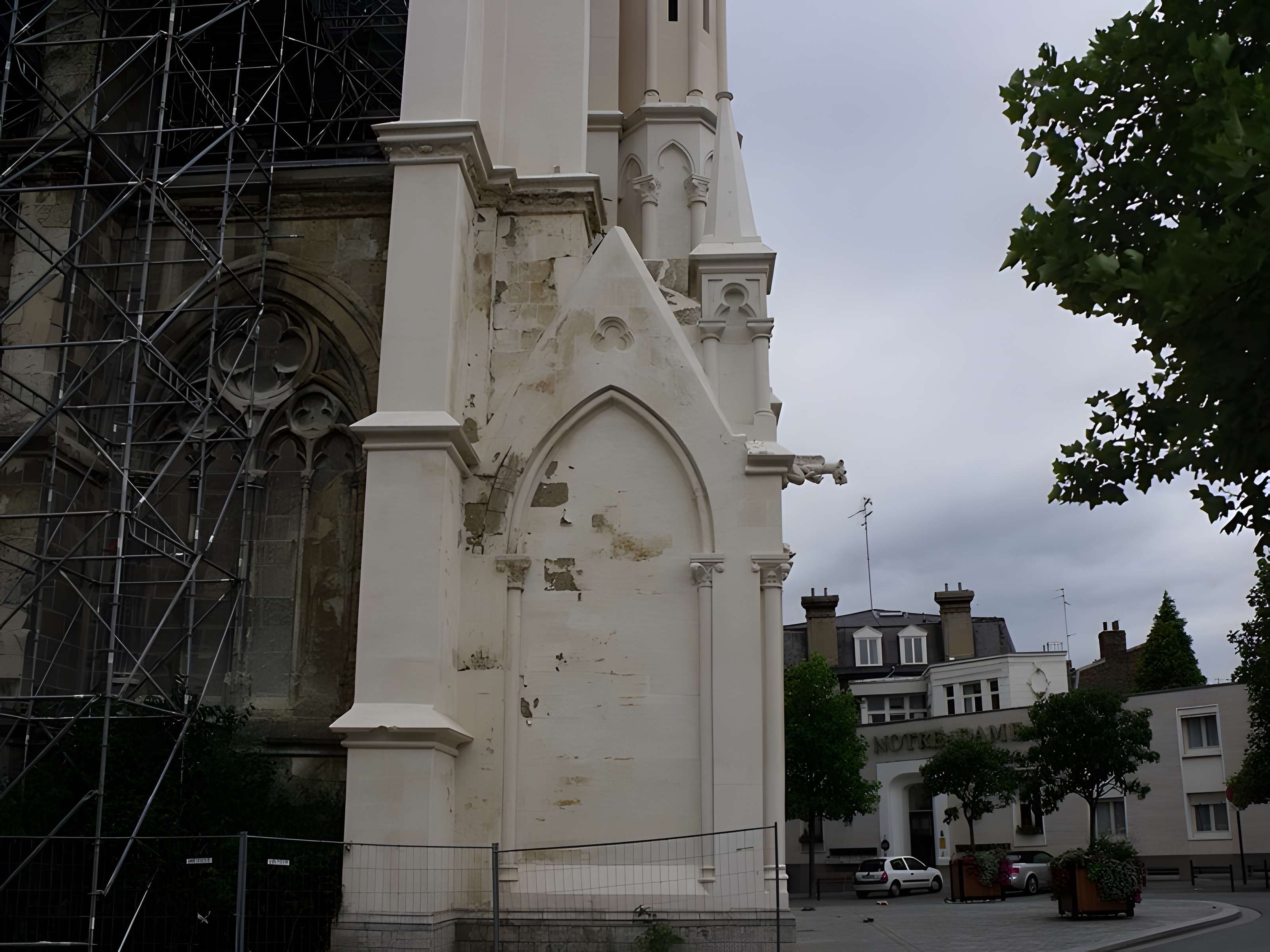 Basilique Notre-Dame-du-Saint-Cordon de Valenciennes