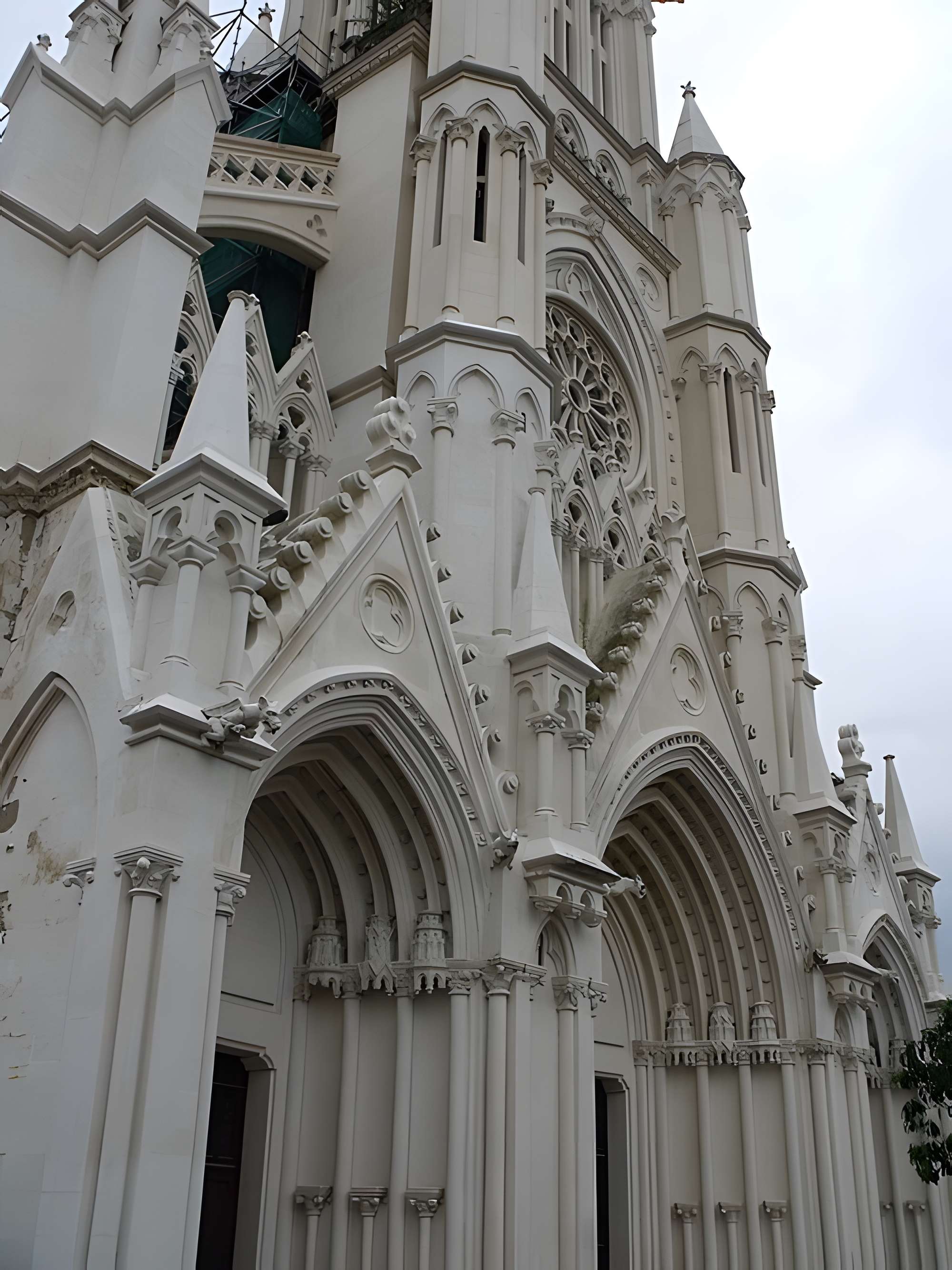 Basilique Notre-Dame-du-Saint-Cordon de Valenciennes