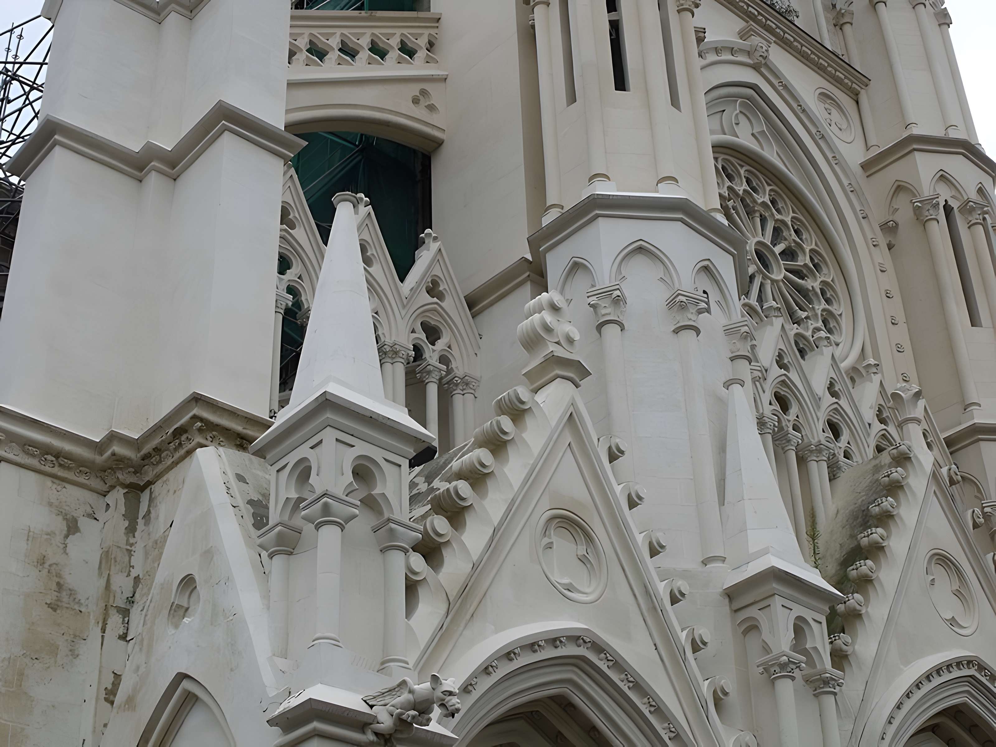 Basilique Notre-Dame-du-Saint-Cordon de Valenciennes