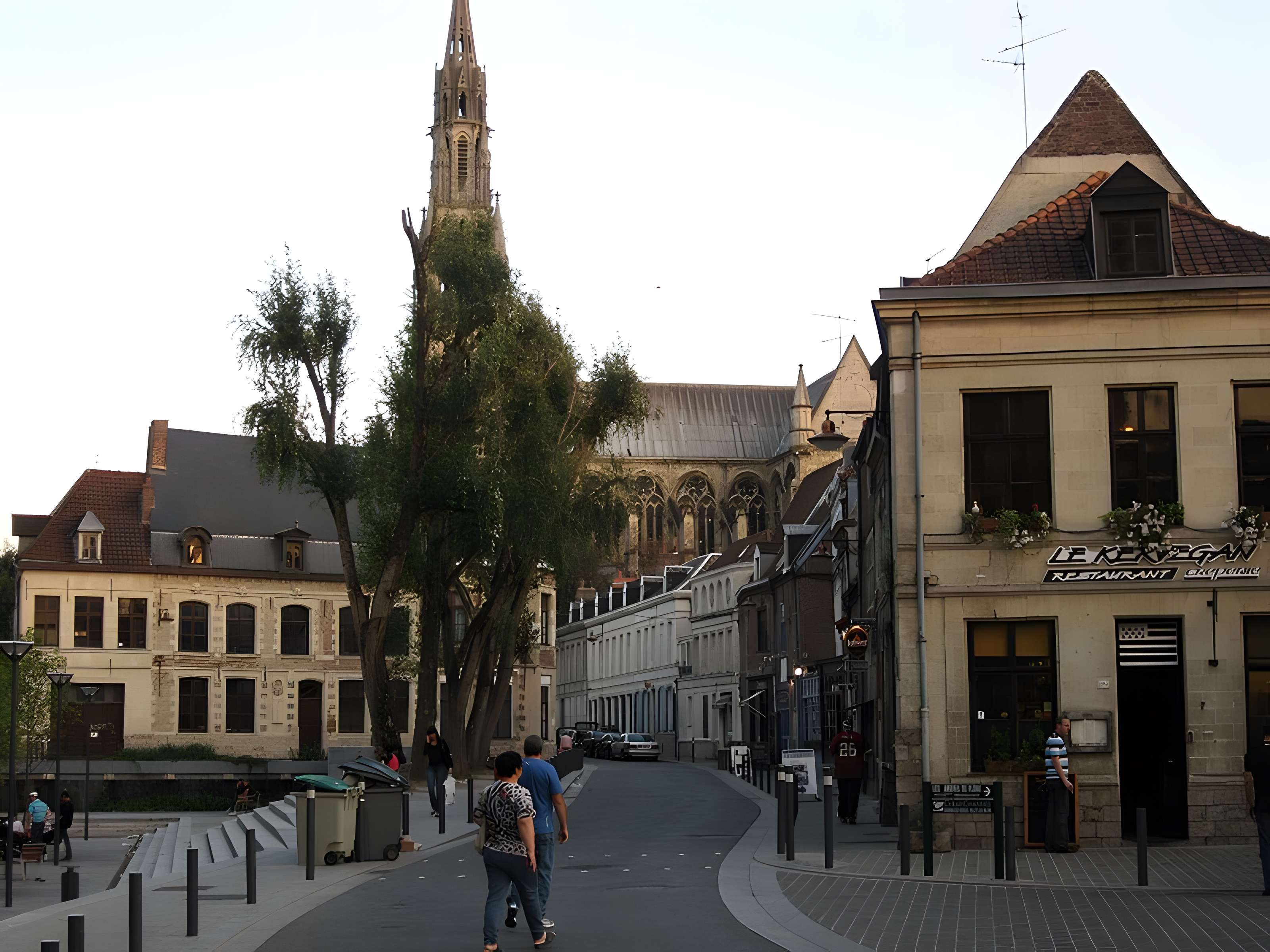 Basilique Notre-Dame-du-Saint-Cordon de Valenciennes