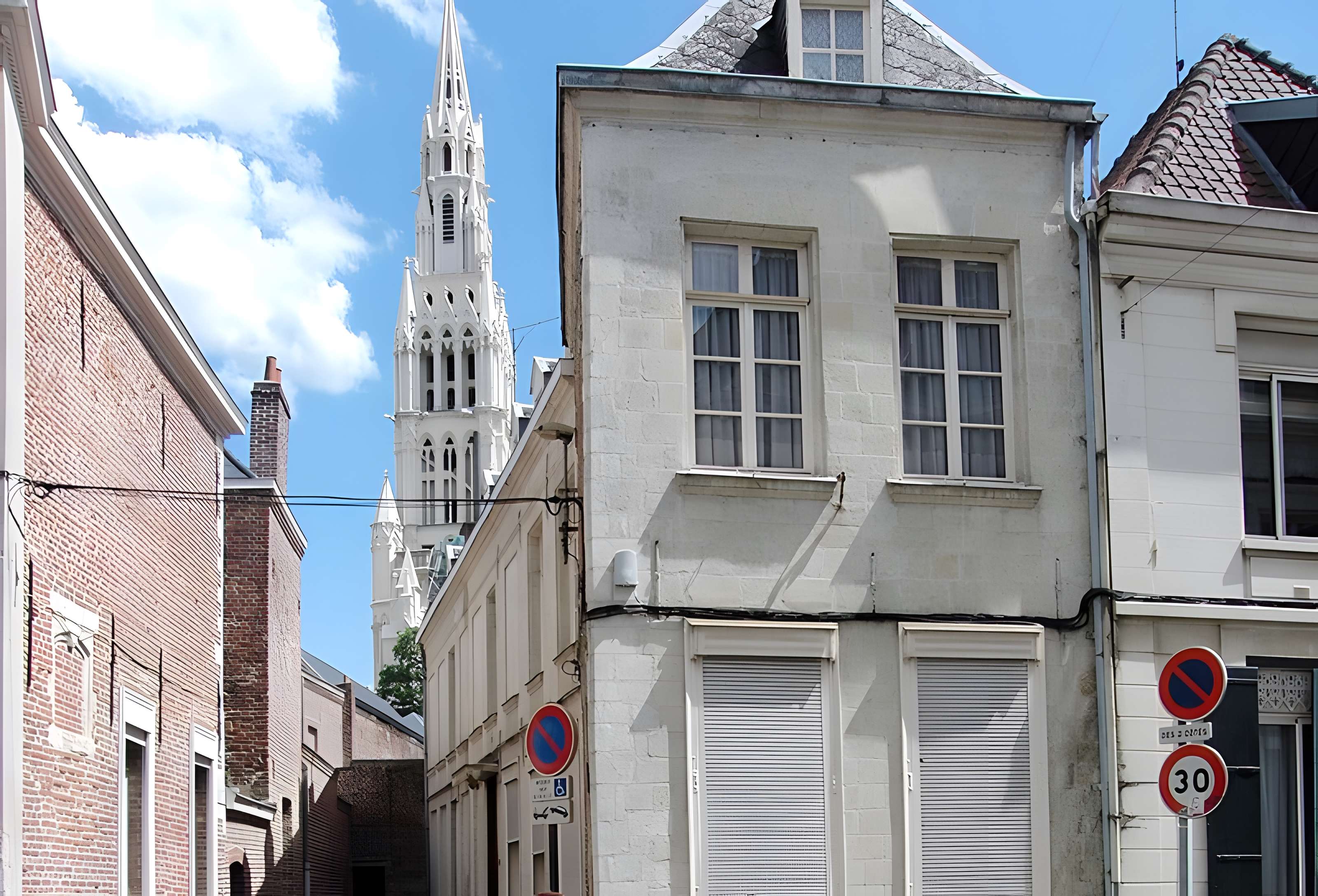 Basilique Notre-Dame-du-Saint-Cordon de Valenciennes