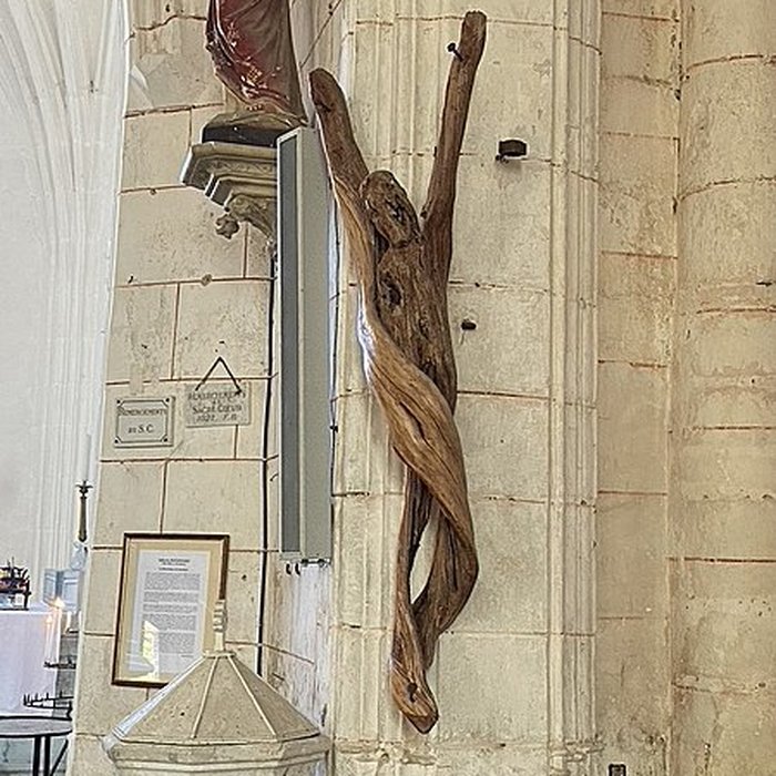 Photo de Église Saint-Martin de Montipouret et croix