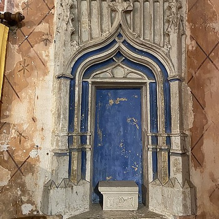 Photo de Église Saint-Martin de Montipouret et croix