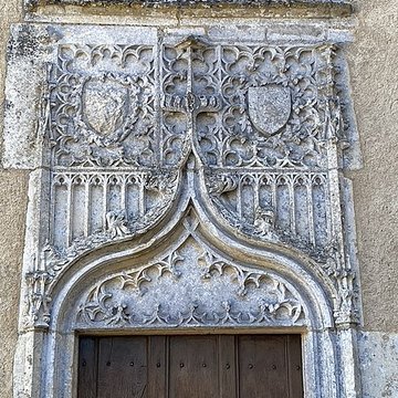 Église Saint-Martin de Montipouret et croix