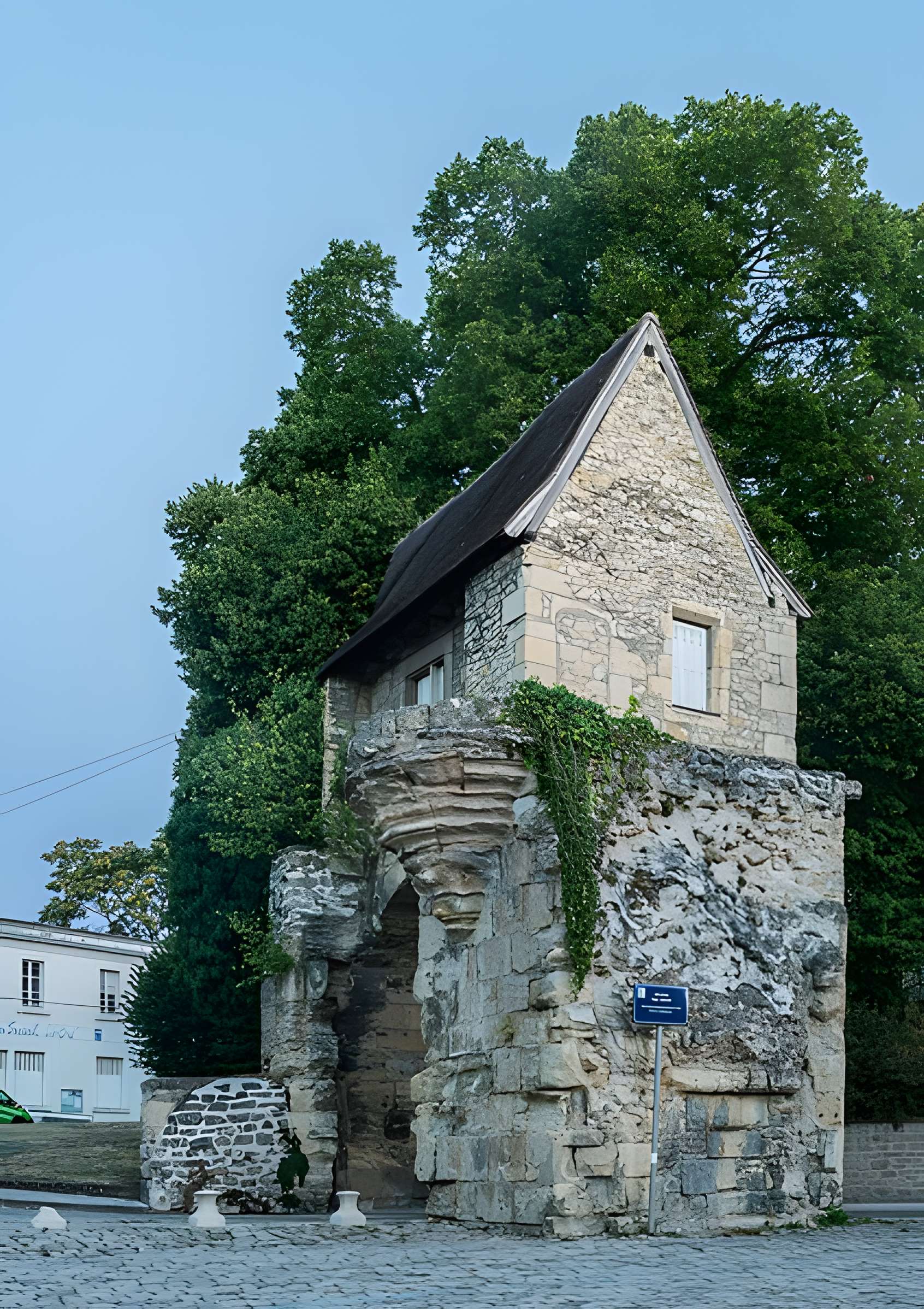 Avant-Porte du Croux de Nevers