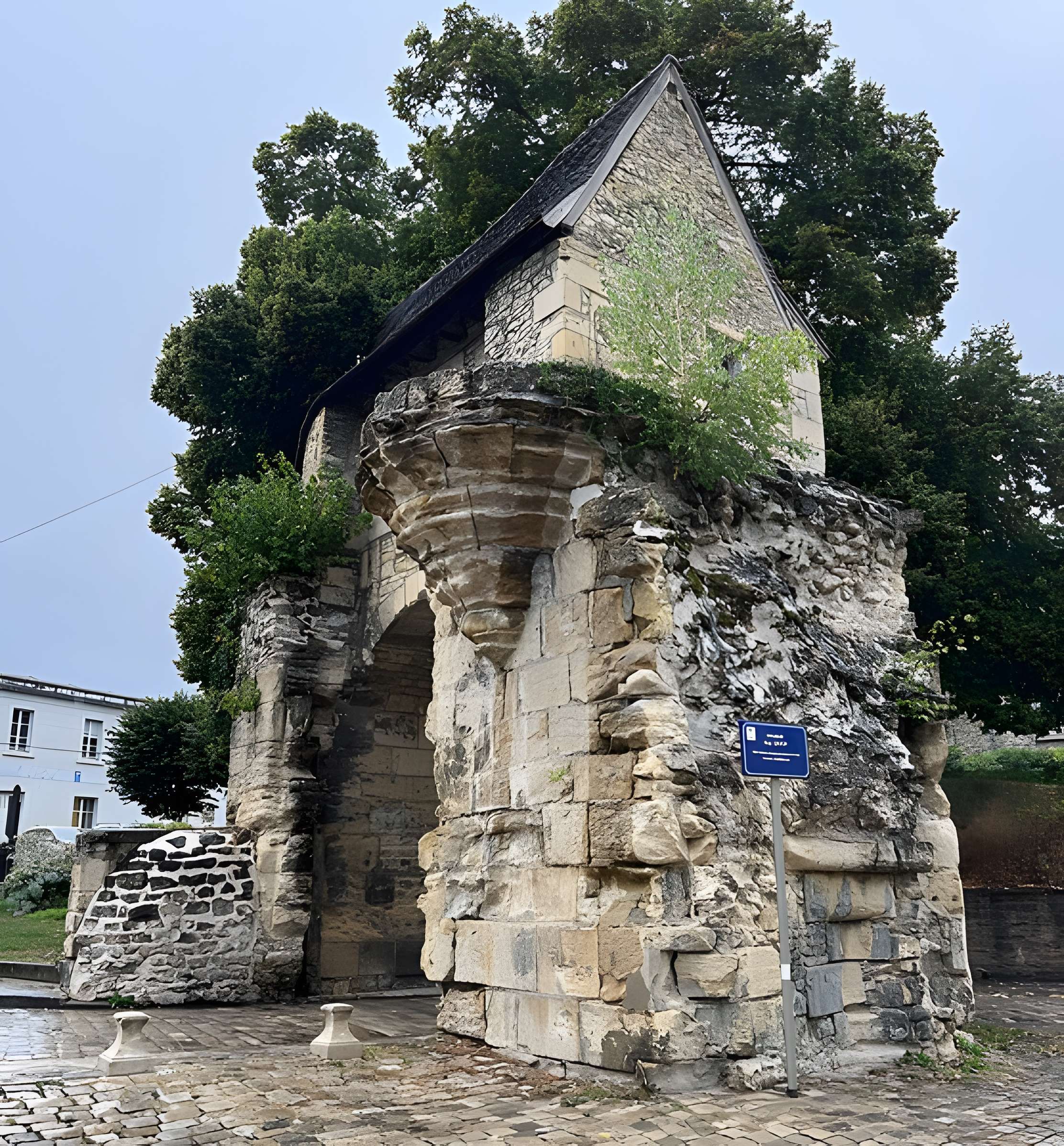 Avant-Porte du Croux de Nevers