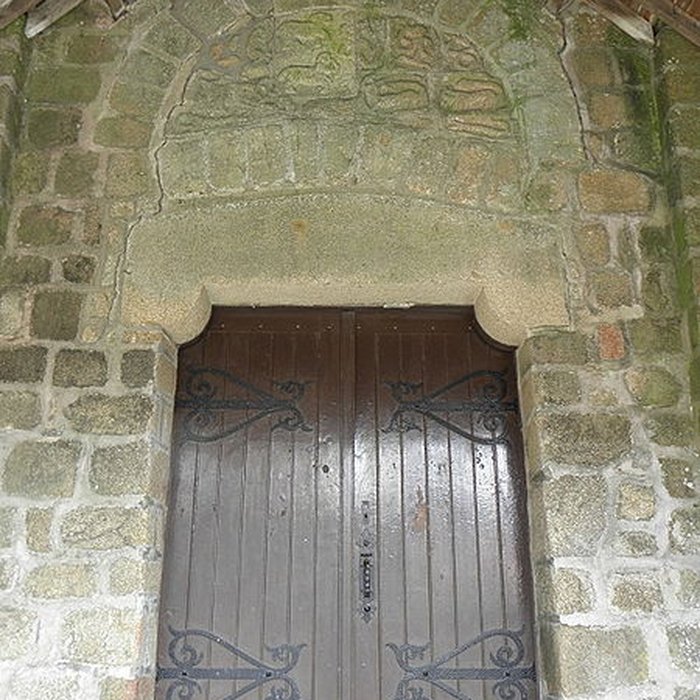 Photo de Eglise et le cimetière qui lentoure