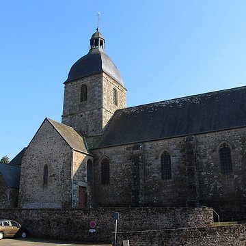 Eglise et le cimetière qui lentoure