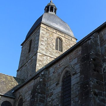Eglise et le cimetière qui lentoure