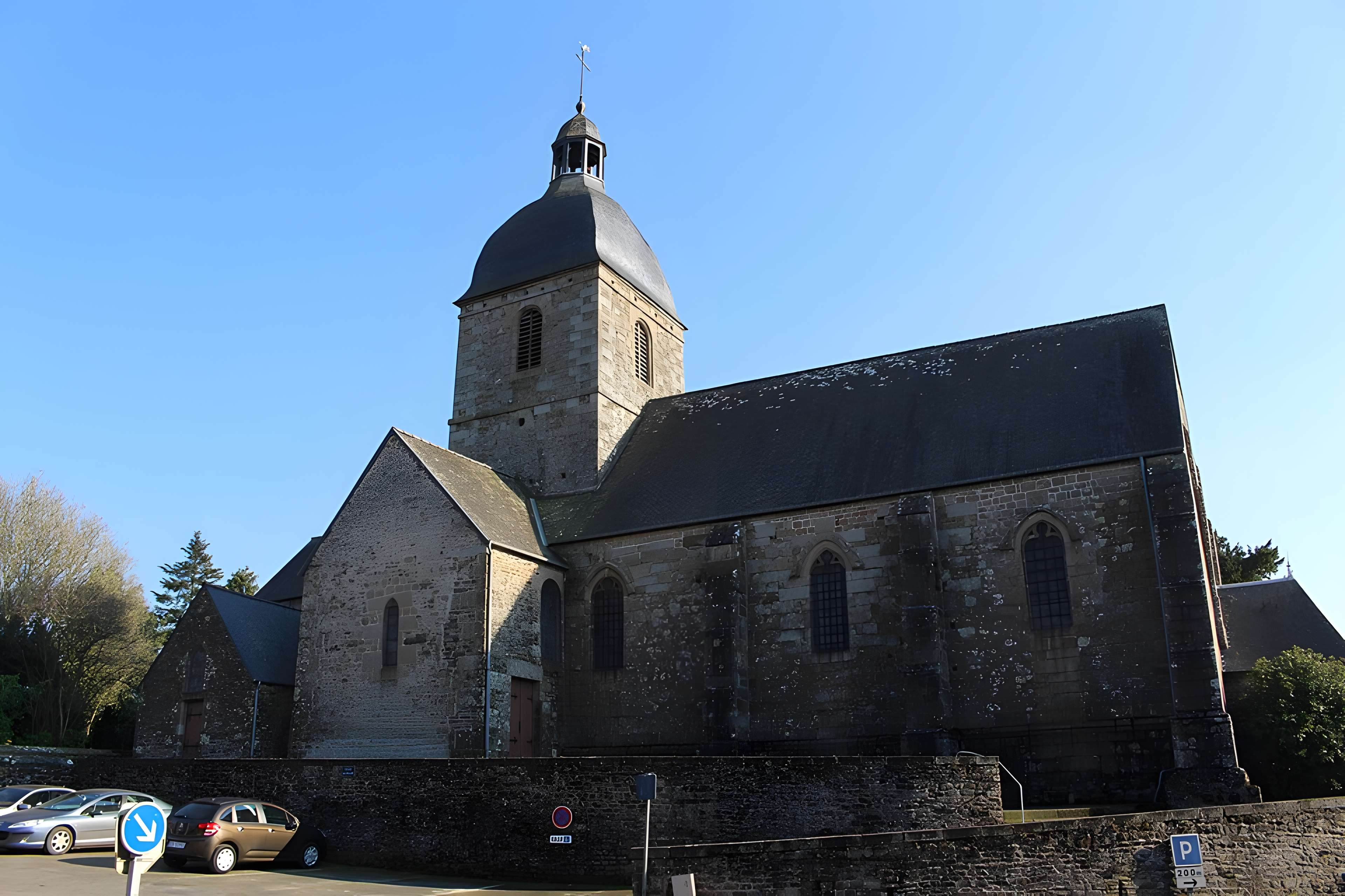 Eglise et le cimetière qui l'entoure