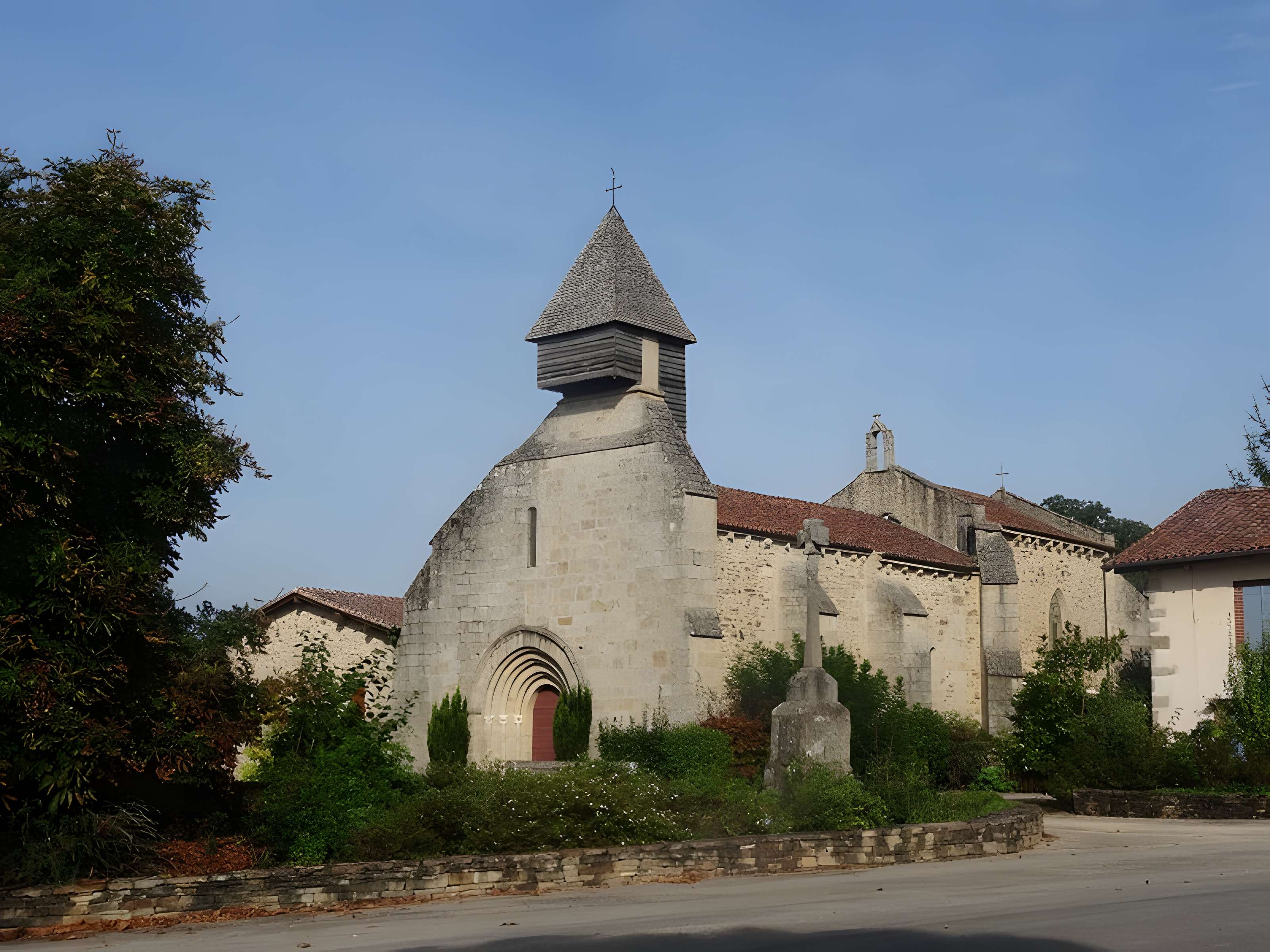 Église Saint-Martin de Saint-Martin-de-Jussac