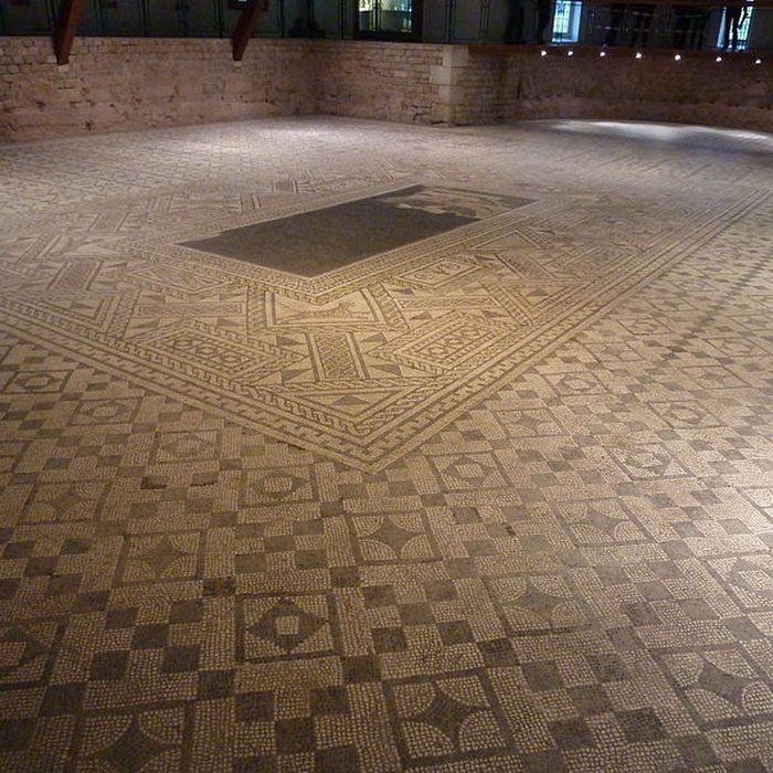 Photo de Basilique et Mosaïque romaine de Grand