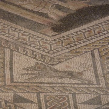 Basilique et Mosaïque romaine de Grand