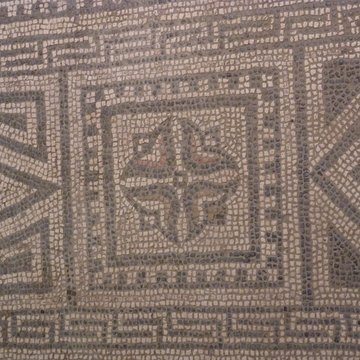 Basilique et Mosaïque romaine de Grand