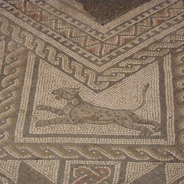 Basilique et Mosaïque romaine de Grand