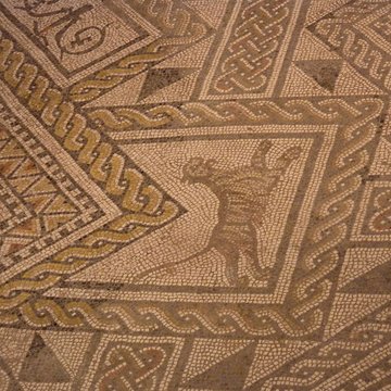 Basilique et Mosaïque romaine de Grand