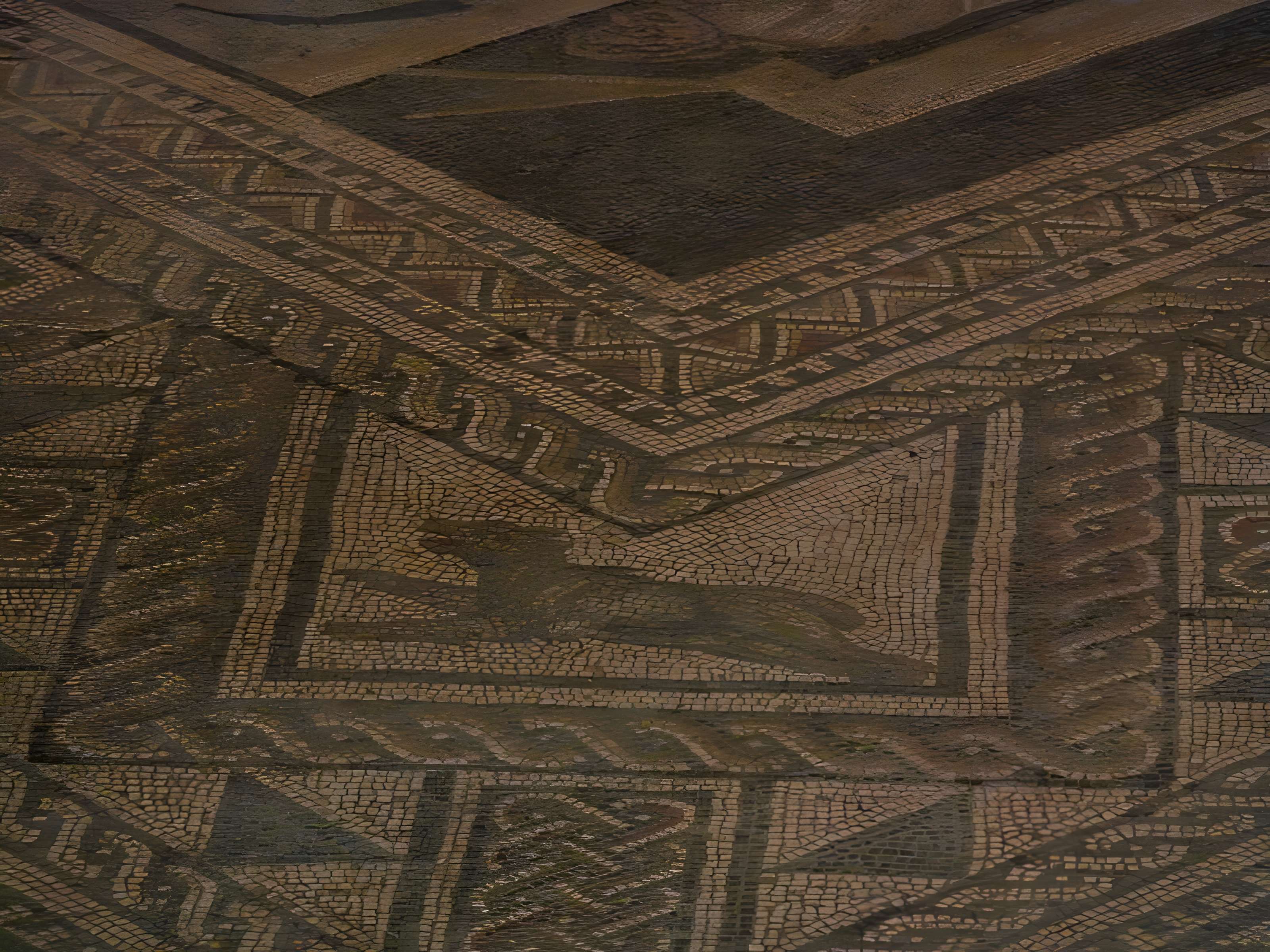 Basilique et Mosaïque romaine de Grand