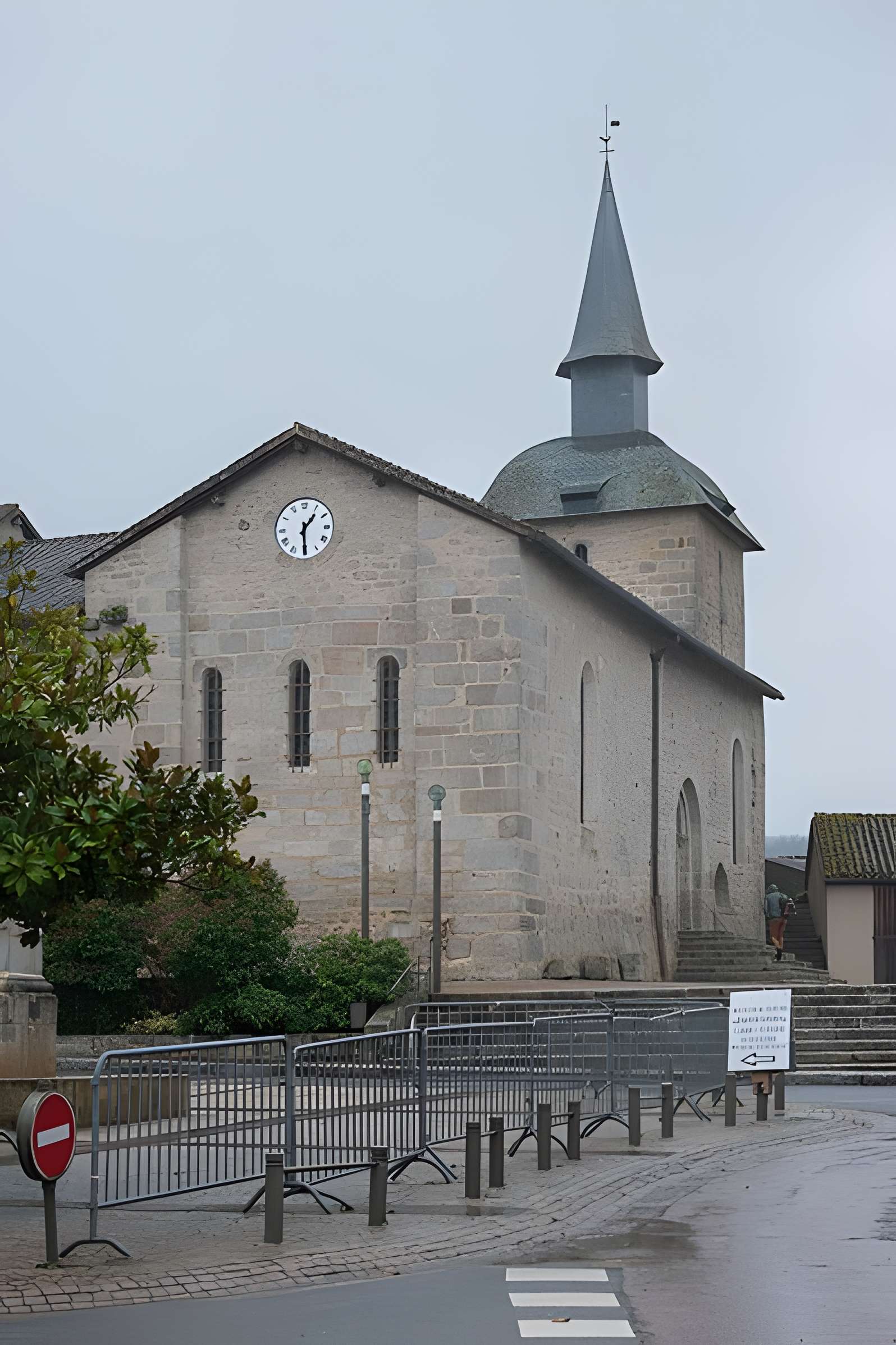 Église Saint-Martin de Sauviat-sur-Vige