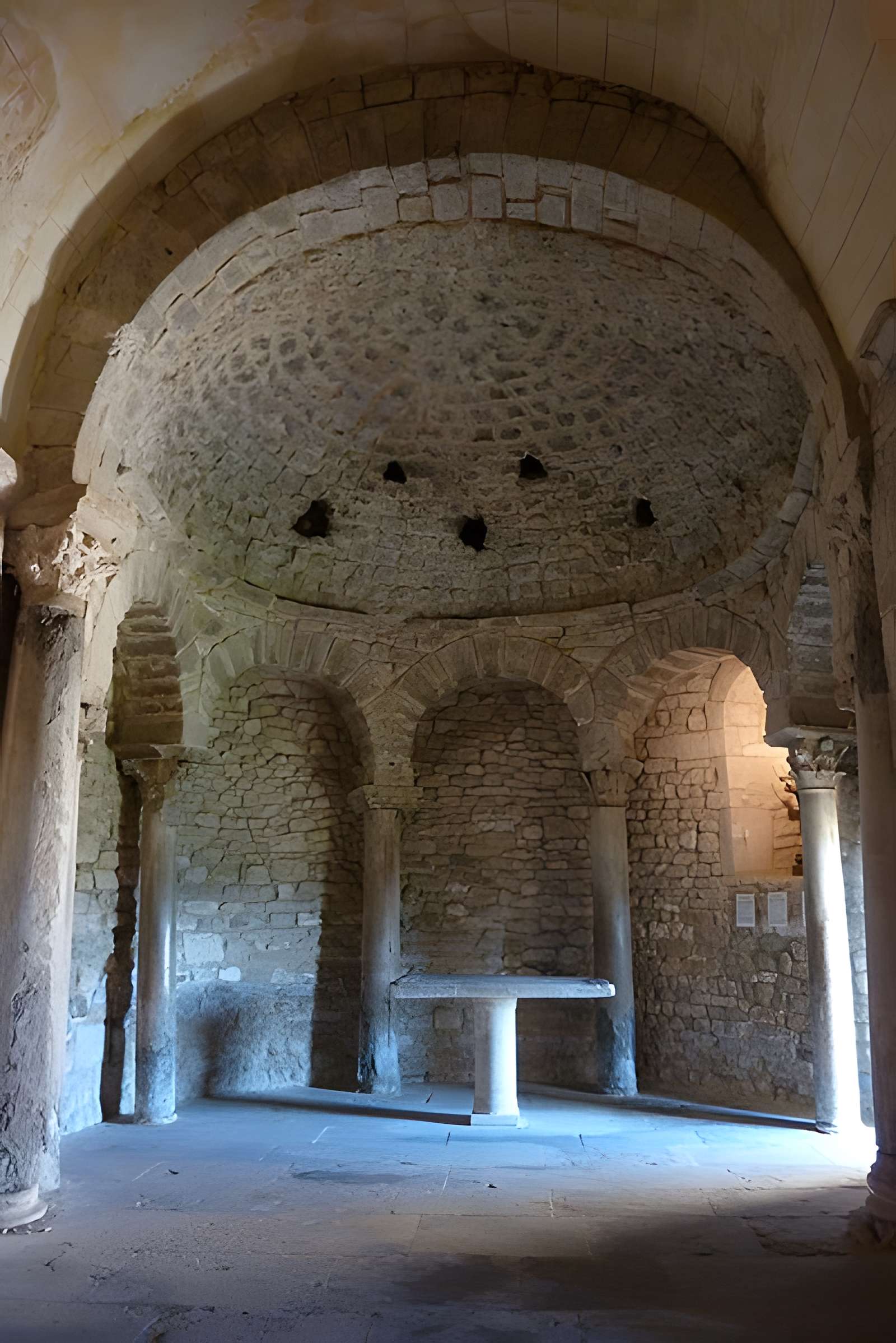 Baptistère de Venasque