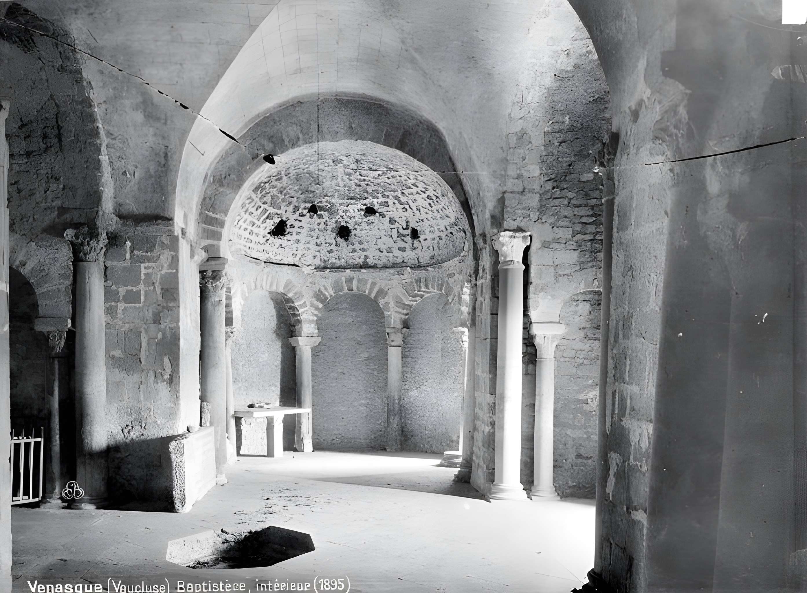 Baptistère de Venasque