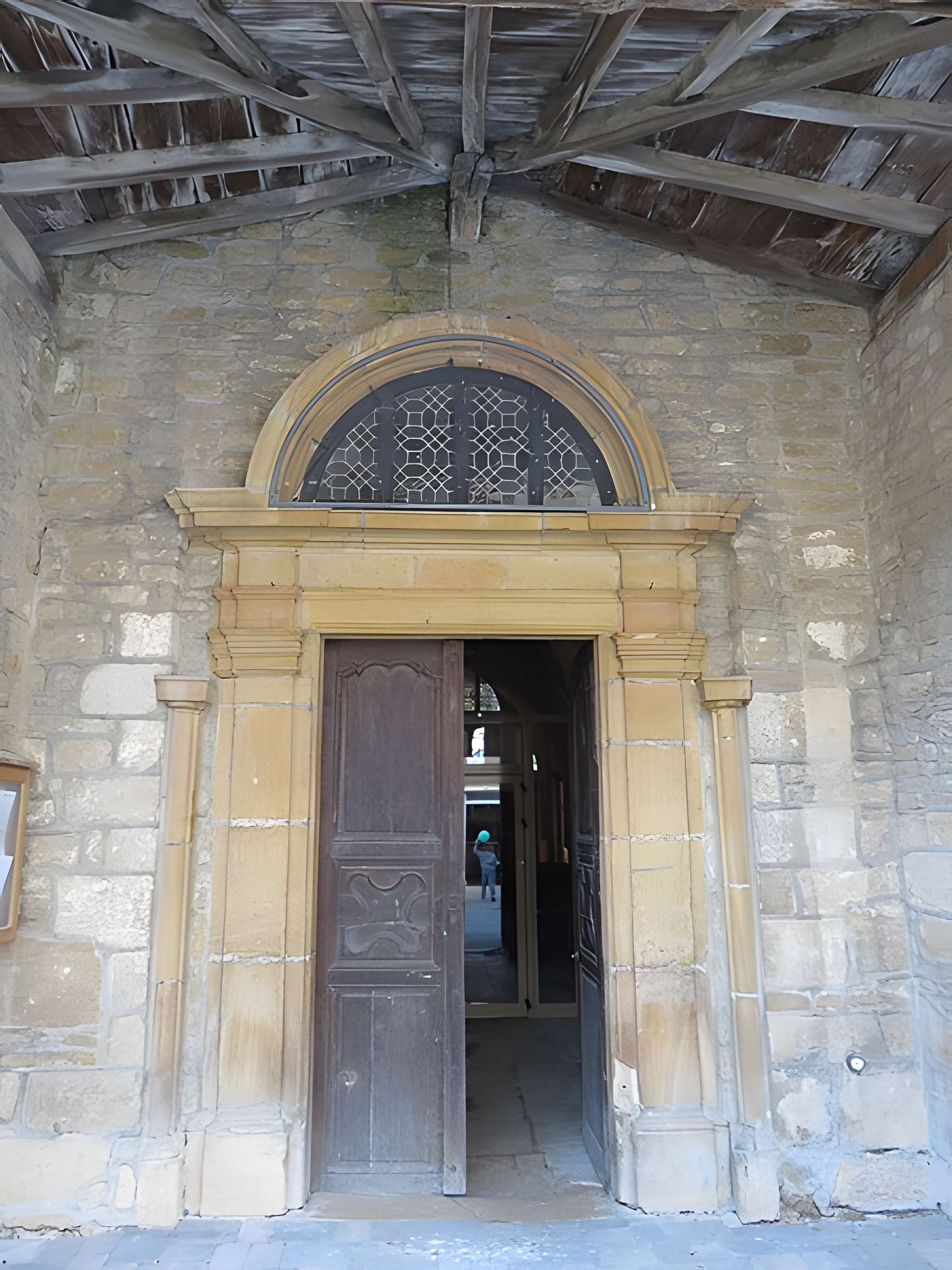 Église Saint-Martin de Ville-sur-Jarnioux