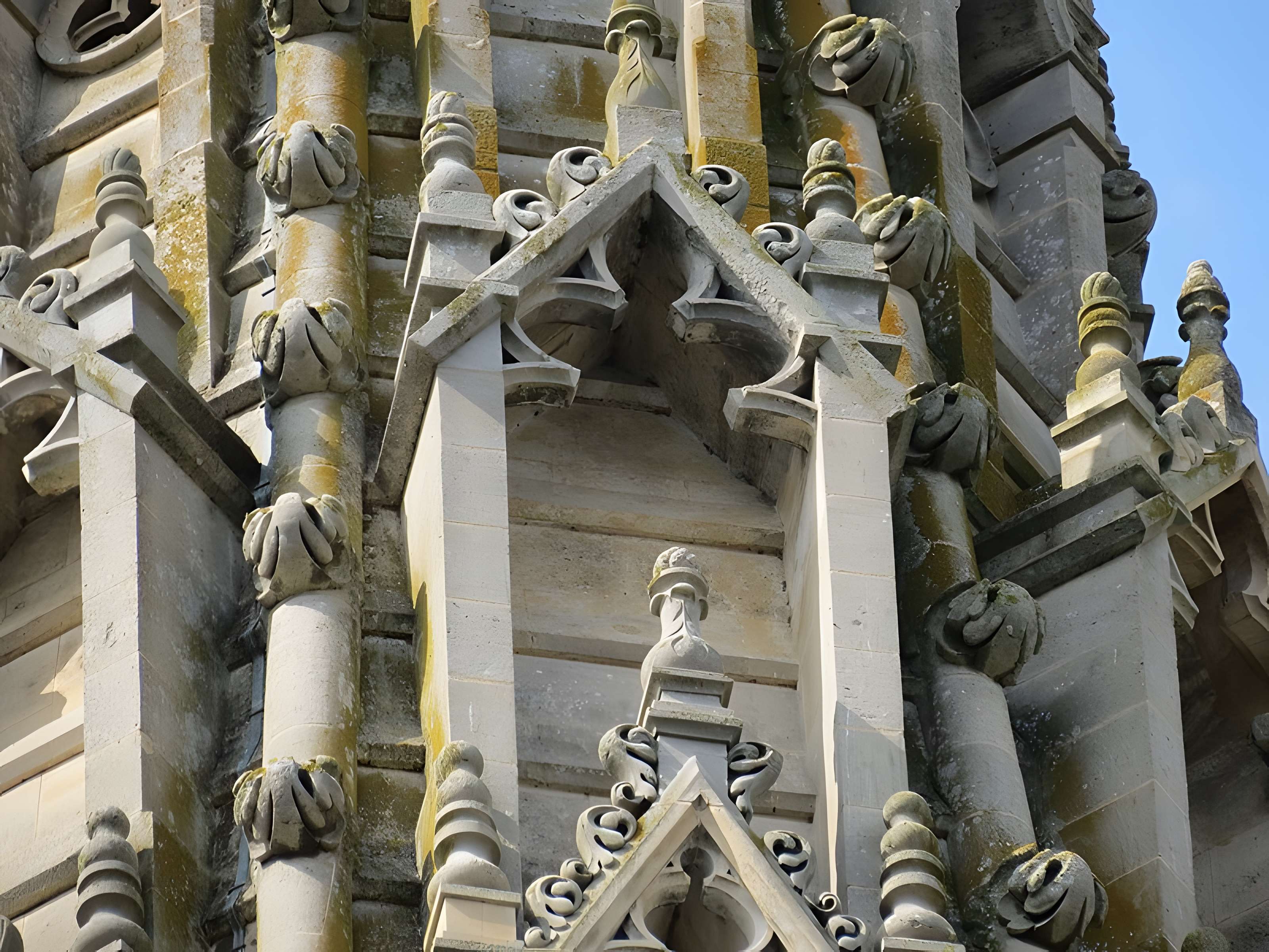 Basilique Notre-Dame d'Avesnières à Laval