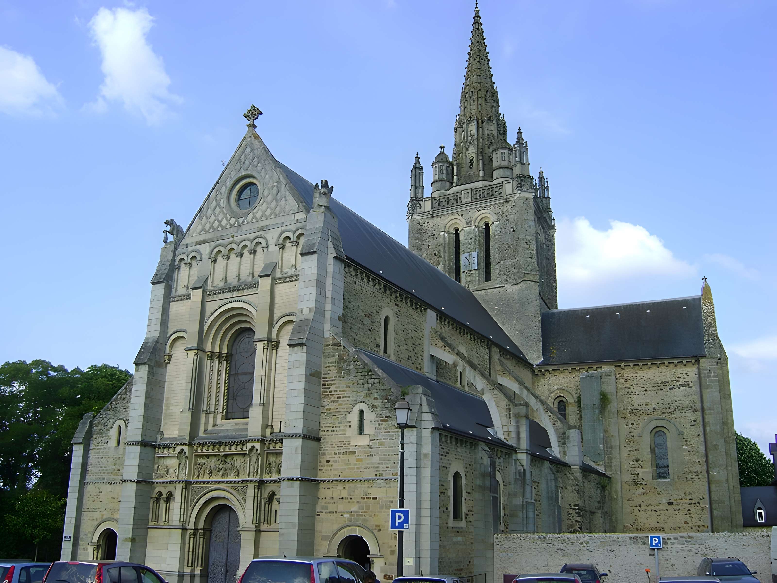 Basilique Notre-Dame d'Avesnières à Laval