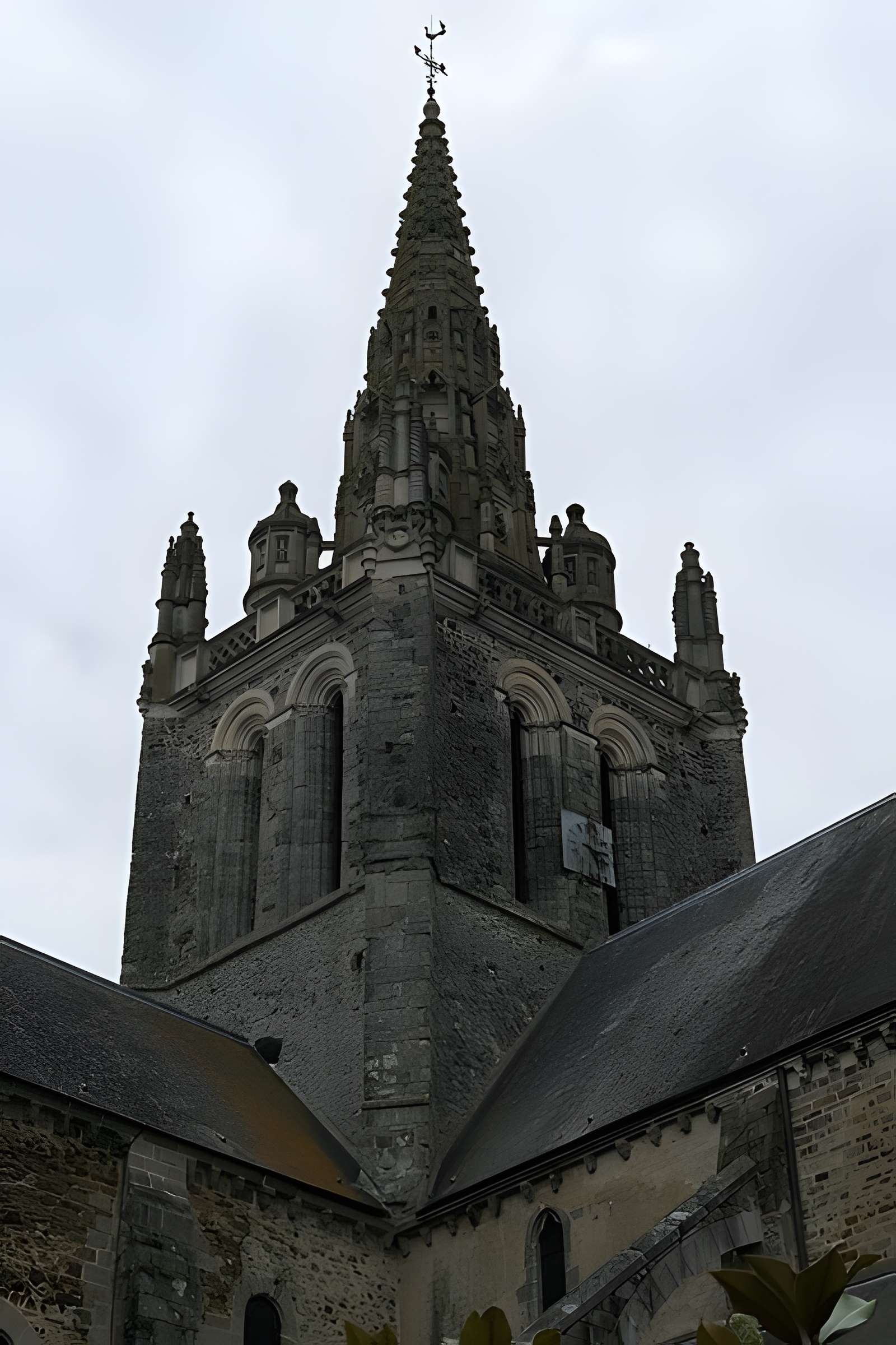 Basilique Notre-Dame d'Avesnières à Laval