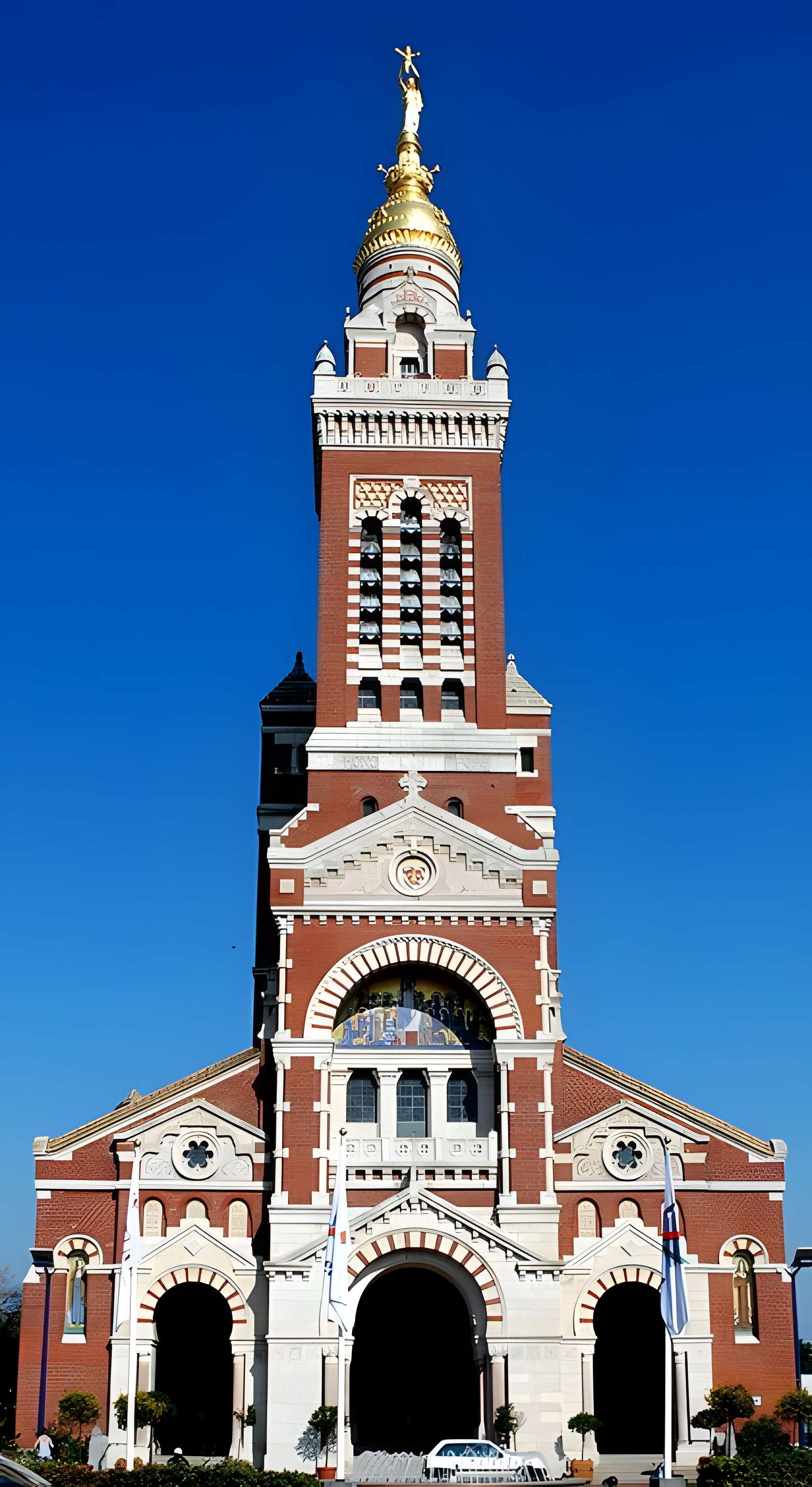 Basilique Notre-Dame de Brebières à Albert 