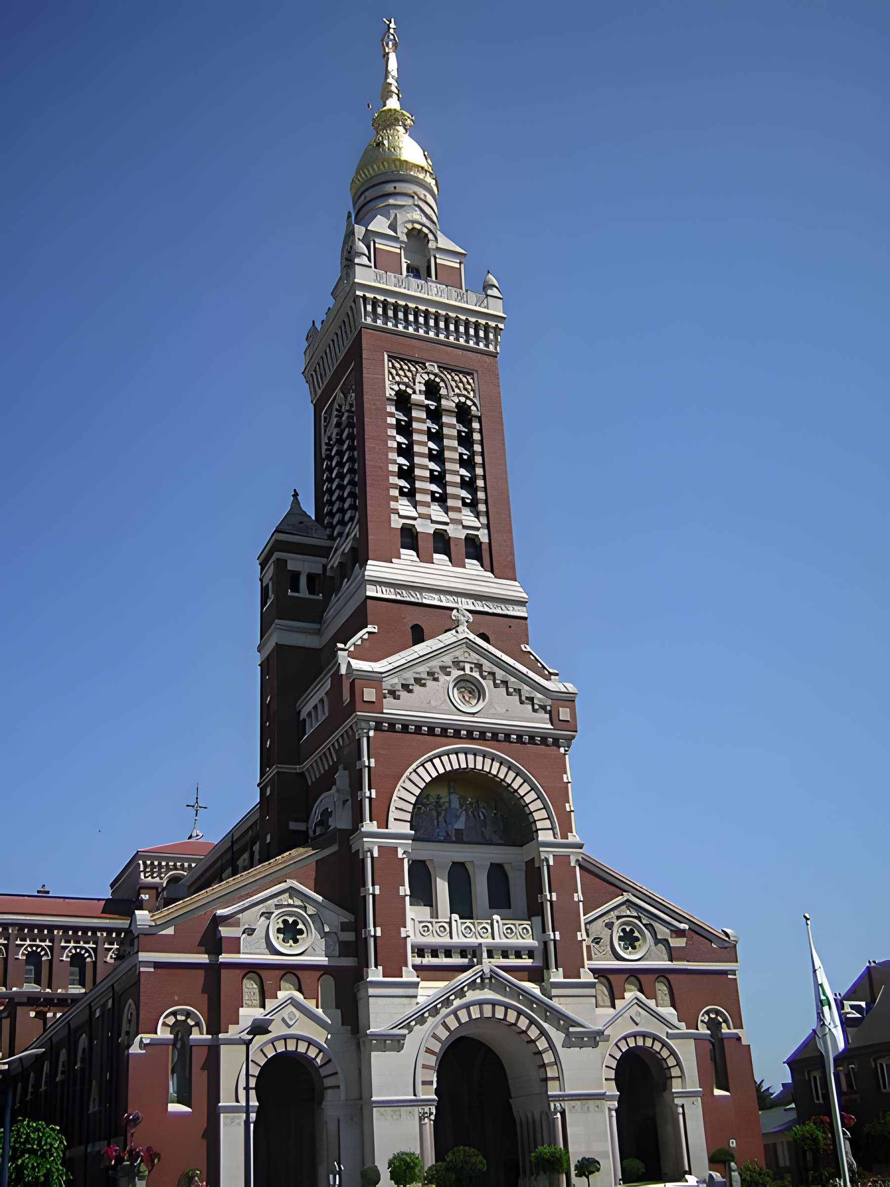 Basilique Notre-Dame de Brebières à Albert