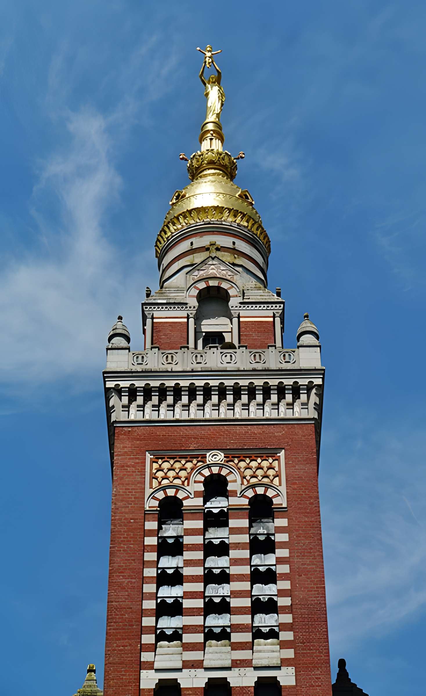 Basilique Notre-Dame de Brebières à Albert